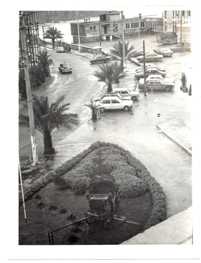 <p><strong>4.</strong> Yapının arkasında kalan Kulüp Caddesi, 1978 <br /> 	Kaynak: Barış Eraşkın arşivinden </p>