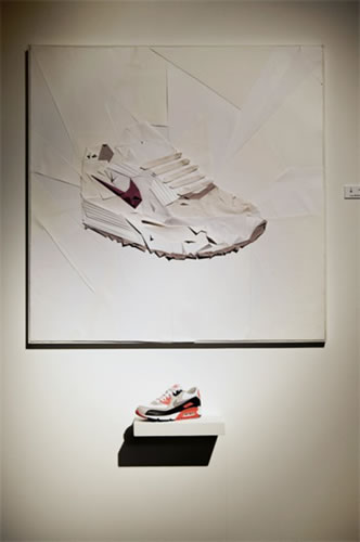 <p><strong>10a. </strong>Nike 1960,  Roma, 2008. <br />Kaynak: http://sneakhype.com/kicks/2009/09/nike-1960-temporary-store-in-rome.html, [Erişim: 09.09.2009]