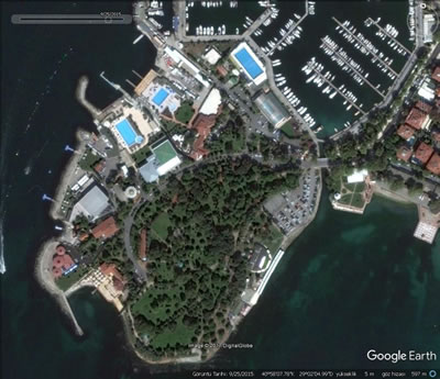 <p><strong>11</strong>. Fenerbahçe  Yarımadası, 25 Eylül 2015.<br />   Kaynak:  Google Earth </p>