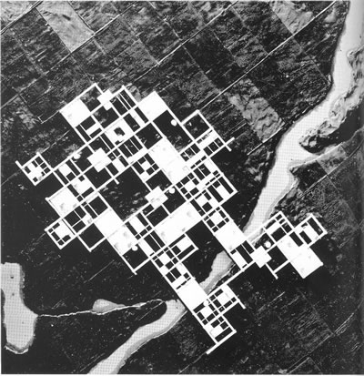 <p><strong>11.</strong> Agricultural City, 1960, K. Kurokawa</p>