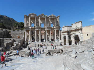 <p>Efes Antik  Kenti, Celsus Kütüphanesi<br />Fotoğraf:  Nevra Ertürk</p>