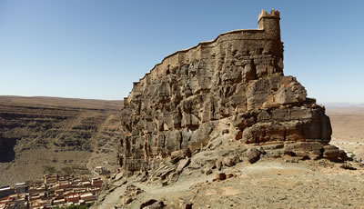 <p><strong>Preservation  of Sacred and Collective Oasis Sites, Guelmim Region, Fas</strong><br /><strong>Mimar:</strong> Salima  Naji, Kénitra, Fas<br />(© AKAA / Cemal Emden)</p>