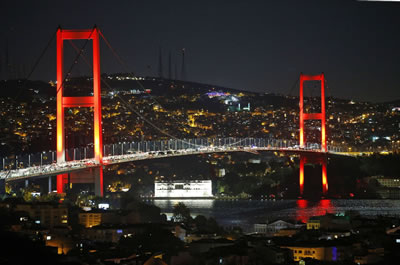 <p>15 Temmuz 2016 darbe  girişimi sonrası Boğaziçi Köprüsü’nde yapılan protesto<br />