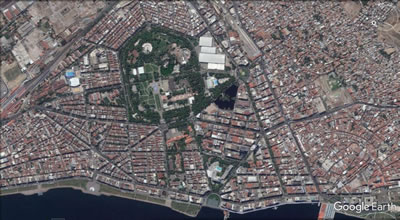 <p><strong>1. </strong>Kültürpark alanının kent dokusu içindeki yeri<br />Kaynak:  Google Earth</p>