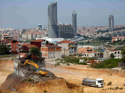 <p><strong>1. </strong>İstanbul Fikirtepedeki dönüşüm<br />Fotoğraf: Murad Sezer / Reuters, www.sariyerposta.com/tarabyada-donusumu-yorum-insaat-yapacak