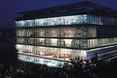 <p><strong>1.</strong> Sendai Mediatheque Genel Görünüm <br />Kaynak: Toyo Ito & Associates, Architects 