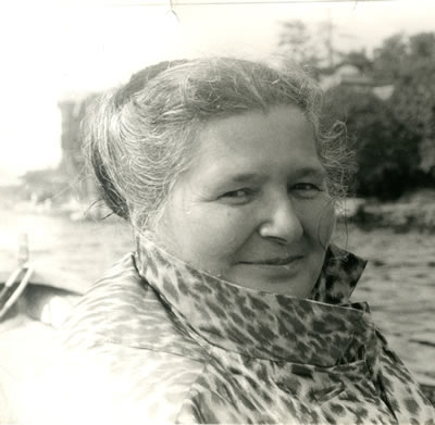 <p><strong>1. </strong>Mualla Eyüboğlu Anhegger<br />   Kaynak: Mualla Eyüboğlu Anhegger arşivi</p>