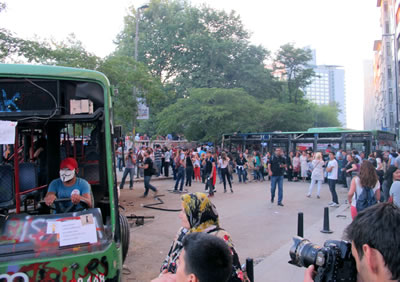 Taksim-Gezi’de bariyerler: Gezi belleğini oluşturan en önemli elemanlar. 