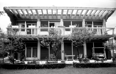 <p><strong>13.</strong> Ardaş Bezaz Evi, Kireçburnu-İstanbul, 1945.</p>