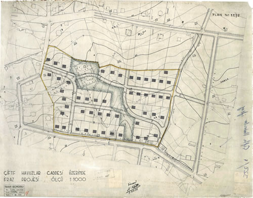 <p>İstanbul Belediyesi İmar Müdürlüğünde  yürüttüğü çalışmalar (Beykoz Çifte Havuzlar Caddesi İfraz Projesi, 1938)</p>