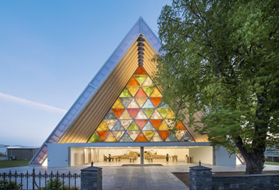 <p><strong>14.</strong> Cardboard Cathedral, 2013,  Christchurch, Yeni Zelanda<br /> Stephen Goodenough<br />