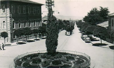 15. Açıldığı dönemde kent merkezinden İstasyon Caddesi. (Fotoğraf: Atilla Dündar, URL1) 