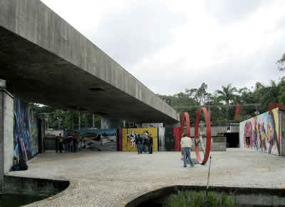 20. MUBE Brezilya Heykel Müzesi, Sao Paulo, 1986-95 (Paulo Mendes da Rocha)<br />[Fotoğraf: Sibel Bozdoğan]