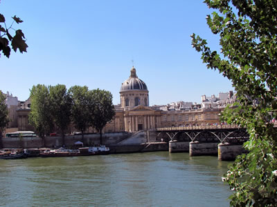 <p><strong>2. </strong>The Pont des Arts, 1804, Paris (2012) </p>