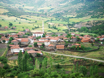 Köy tüm unsurları ile bir bütündür: Karacaağaç, Balıkesir.