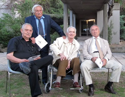 <p><strong>2.</strong> (soldan sağa) Doruk Pamir, Bedri Esenli, Mehmet Adam,  Erkut Sahinbaş<br /> 	Kaynak: Suha Özkan</p>