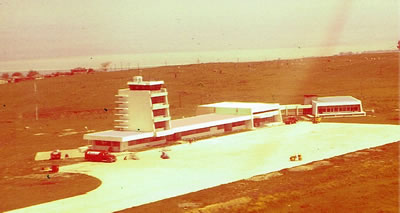 <p><strong>2.</strong> 1950 lerde Hava Meydanları  İnşaat Müdürlüğündeki çalışmalarından (uygulama projesi Danyal Çiper)- Samsun  Hava Meydanı Terminal Binası<br /> 	Kaynak: <em>Mimar Nejat Ersin</em> kitabı s. 75,  NEFAYSH002</p>