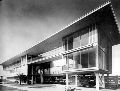 24. Noval Cueto Evi, Havana, 1948-49 (Mario Romanach)<br />[Kaynak: 2005, Docomomo Journal, sayı:33]