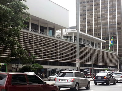 27. Conjunto Nacional Ticaret ve Ofis Binası, Sao Paulo, 1948-54 (David Libeskind)<br />[Fotoğraf: Sibel Bozdoğan]