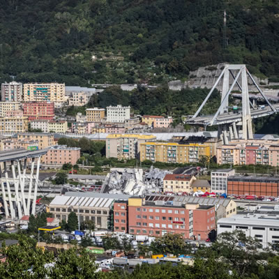 <p><strong>2b. </strong>14 Ağustos 2018 günü  olay sonrası görüntüsü<br />Kaynak: www.sbs.com.au/news/genoa-bridge-collapse-caught-on-camera [Erişim: 01.09.2018]