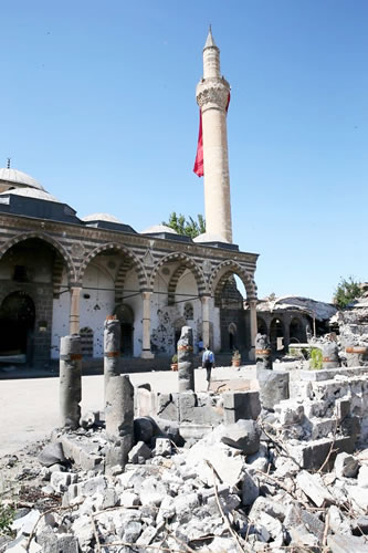 <p><strong>3.</strong> Kurşunlu  Camisi</p>