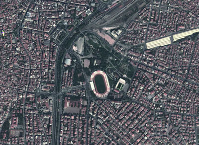 <strong>3.</strong> Atatürk Parkı Hava Görünüşü<br /> Kaynak: Google Earth, 2014</p>