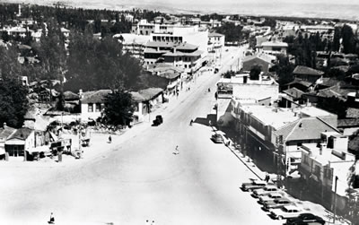 <p><strong> 3. </strong>Denizli Delikliçınar  Meydanı’ndan Gazi Mustafa Kemal Paşa Bulvarı’na Bakış, 1965<br />Kaynak: Coşkun Önen</p>