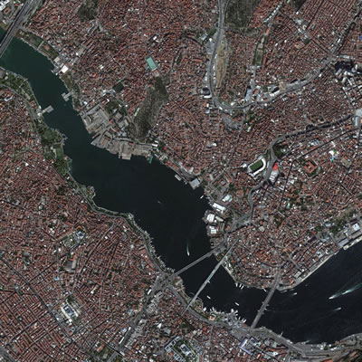 <p><strong>3. </strong>Haliç Hava Fotoğrafı<br />  Kaynak: Google Earth</p>