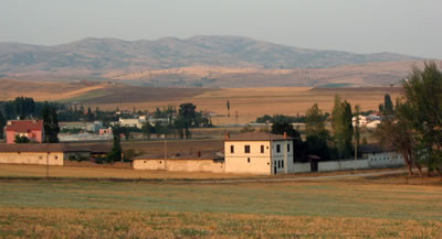 <p><strong>3.</strong> Mebus İsmet Eker Çiftliği<br />  Fotoğraf: Ömer İskender  Tuluk</p>