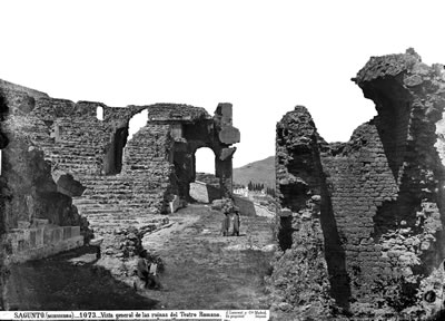 <p><strong>4. </strong>Sagunto Tiyatrosunun  19. yüzyılın üçüncü çeyreğindeki durumu, 1860-1886.<br />   Kaynak:  Ministerio de Educación, Cultura y Deporte, Instituto del Patrimonio Cultural  de España (IPCE), Archivo Ruiz Vernacci, Fotoğraf: Jean Laurant y Cía</p>