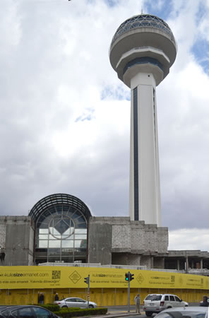 Yapının mimarı Ragıp Buluç tarafından Atakule’nin yıkımına karşı açılan davada yürütmeyi durdurma kararı verilmiş ancak yıkım devam etmektedir.(Kaynak: MO Ankara Şubesi Arşivi)