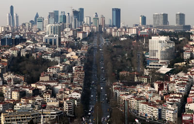 <p><strong>5.</strong> Gökdelenlerin kent mimarisindeki  yabancılaşması, Tolga Adanalının kadrajından<br />   Fotoğraf:  Tolga Adanalı</p>