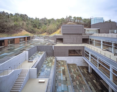 <p><strong>5.</strong> Seramik Park Mino, 1996-2002, Gifu,  Japonya <br />   Fotoğraf: Hisao Suzuki</p>