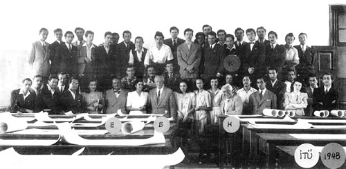 <p>İstanbul Teknik Üniversitesi akademisyenlik  yılları (1940 lar)</p>