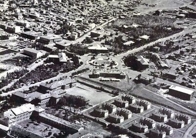 <p><strong>Resim 6.</strong> Erzurum Cumhuriyet Meydanının 1960 lı yıllarda hava  fotoğrafı görüntüsü <br />  Kaynak: Erzurum Valiliği,  2011.</p>