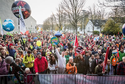 <p><strong>6c. </strong>COP23 ün öncesinde 4 Kasım da organize edilen gösteri<br />   Fotoğraf:  Markus Feger, Düsseldorf</p>