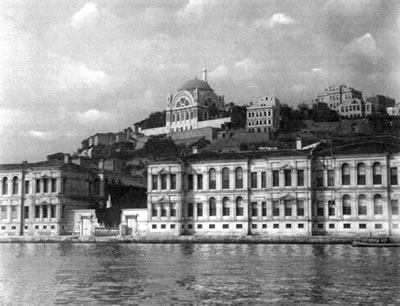 7. Abdülhamit Albümleri’ndeki fotoğrafta Çifte Saraylar’dan Cemile Sultan Sarayı (1880’ler)