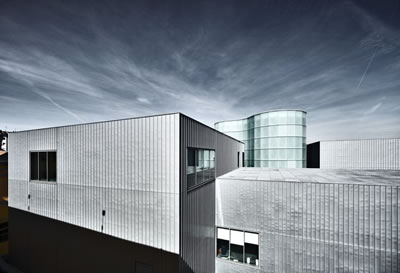 <p><strong>7b. </strong>MUDEC,  Milano<br />Kaynak: https://www.archdaily.com/617947/museum-of-cultures-completes-in-milan [Erişim: 20.02.2023]