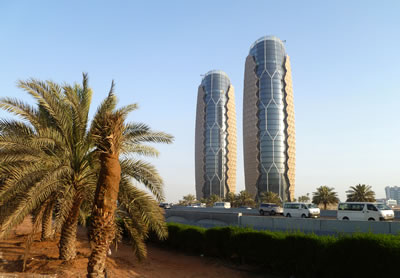 <p><strong>8.</strong> Al Bahr Kuleleri, Abu Dhabi<br />Kaynak: www.constructionweekonline.com/article-25224-al-bahr-towers-pioneers-revolutionary-facade/ [Erişim: 03.07.2015] 