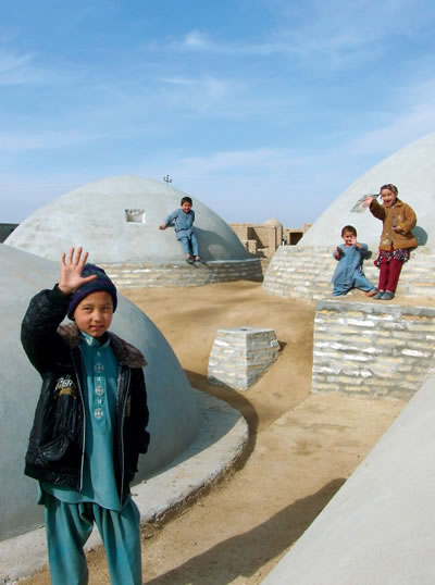 <p><strong>8a. </strong>Hammam Khist-i-Kopruk, Afganistan, Anne  Feestra, 2015.<br />