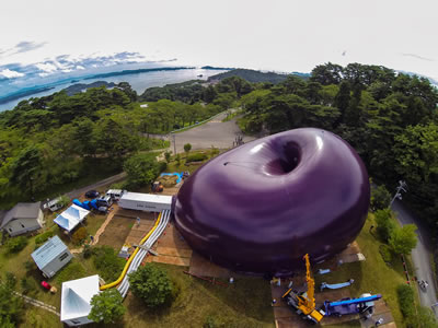 <p><strong>9a.</strong> Lucerne Festivali için Anish Kapoor  ile birlikte tasarlanan Ark Nova, 2013, Miyagi, Japonya<br />   Fotoğraf: Iwan Baan<br />