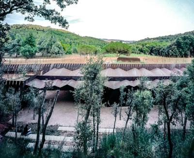 <p><strong>9b. </strong>Bell–Lloc Şaraphanesi,  2007, Palamós, Girona, İspanya<br />Fotoğraf: Hisao Suzuki<strong></strong></p>