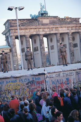 1- Berlin Duvarı yıkılmadan önce