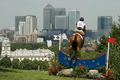 Kentin oyunların arkaplanı olarak kullanılışı, binicilik. Greenwich, Park, Londra